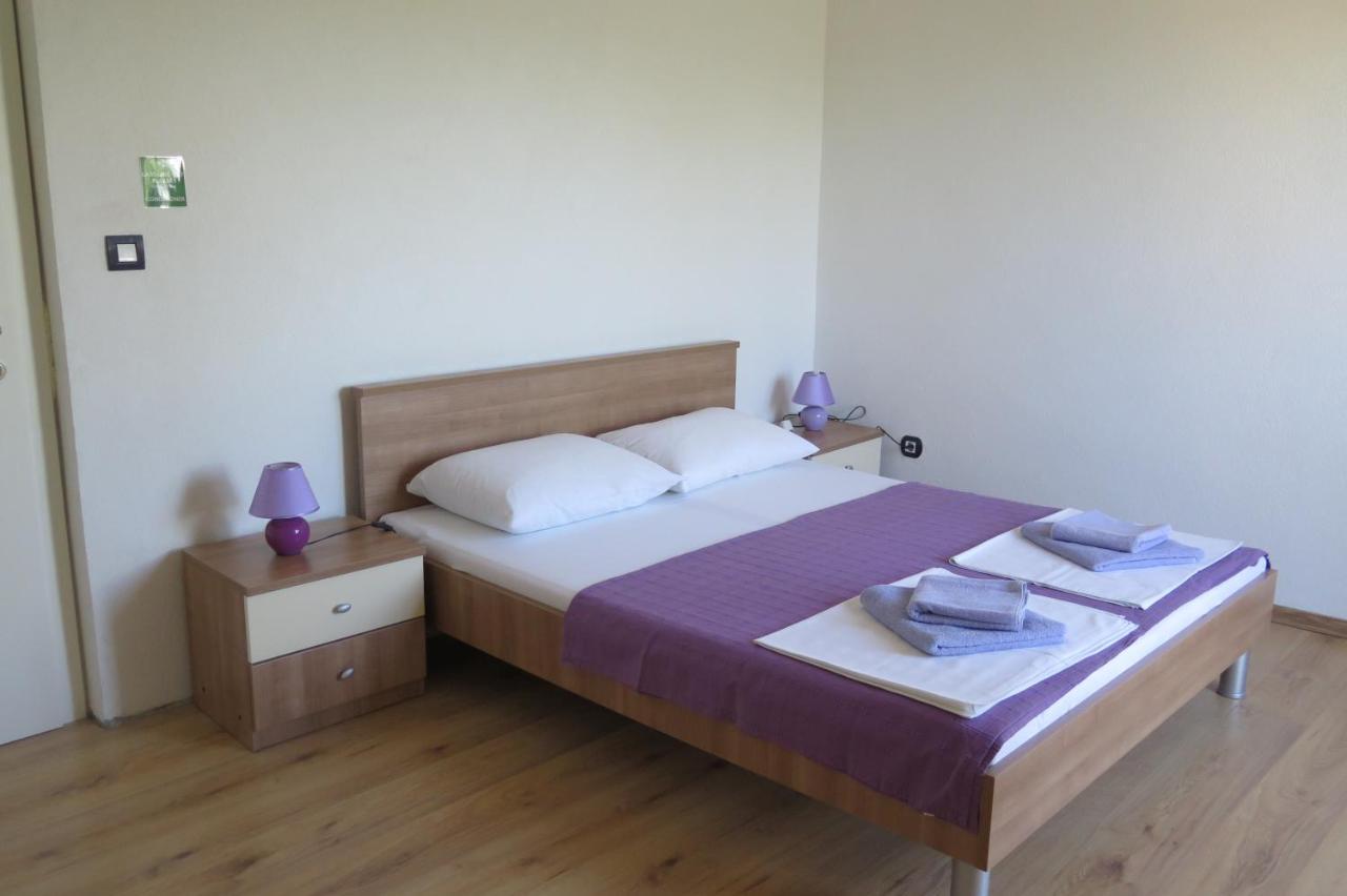 Lumbrela Apartments สตารีกราด-ปาเคลนีซา ภายนอก รูปภาพ
