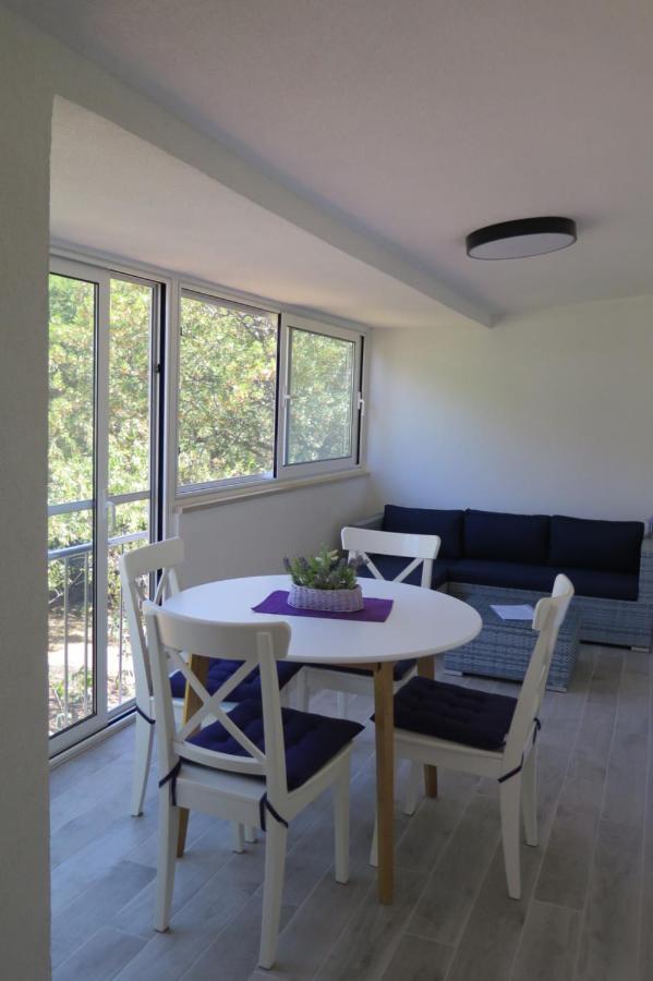 Lumbrela Apartments สตารีกราด-ปาเคลนีซา ภายนอก รูปภาพ