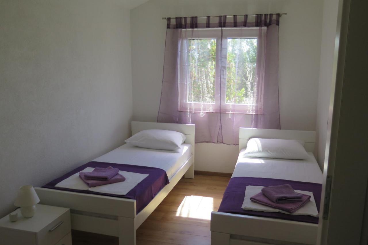 Lumbrela Apartments สตารีกราด-ปาเคลนีซา ภายนอก รูปภาพ