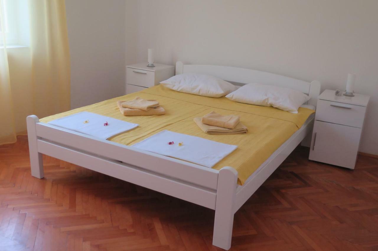 Lumbrela Apartments สตารีกราด-ปาเคลนีซา ภายนอก รูปภาพ