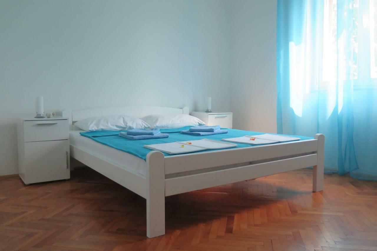 Lumbrela Apartments สตารีกราด-ปาเคลนีซา ภายนอก รูปภาพ