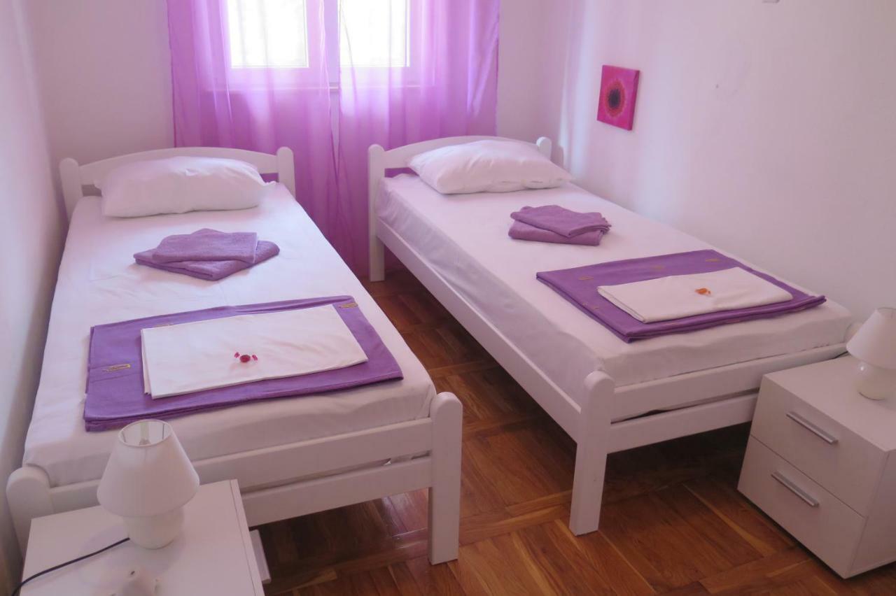 Lumbrela Apartments สตารีกราด-ปาเคลนีซา ภายนอก รูปภาพ
