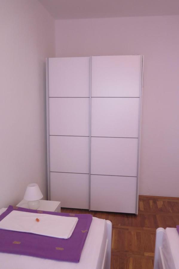 Lumbrela Apartments สตารีกราด-ปาเคลนีซา ภายนอก รูปภาพ