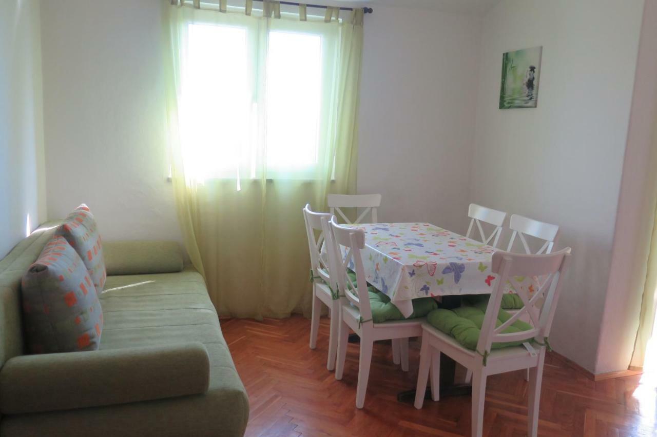 Lumbrela Apartments สตารีกราด-ปาเคลนีซา ภายนอก รูปภาพ
