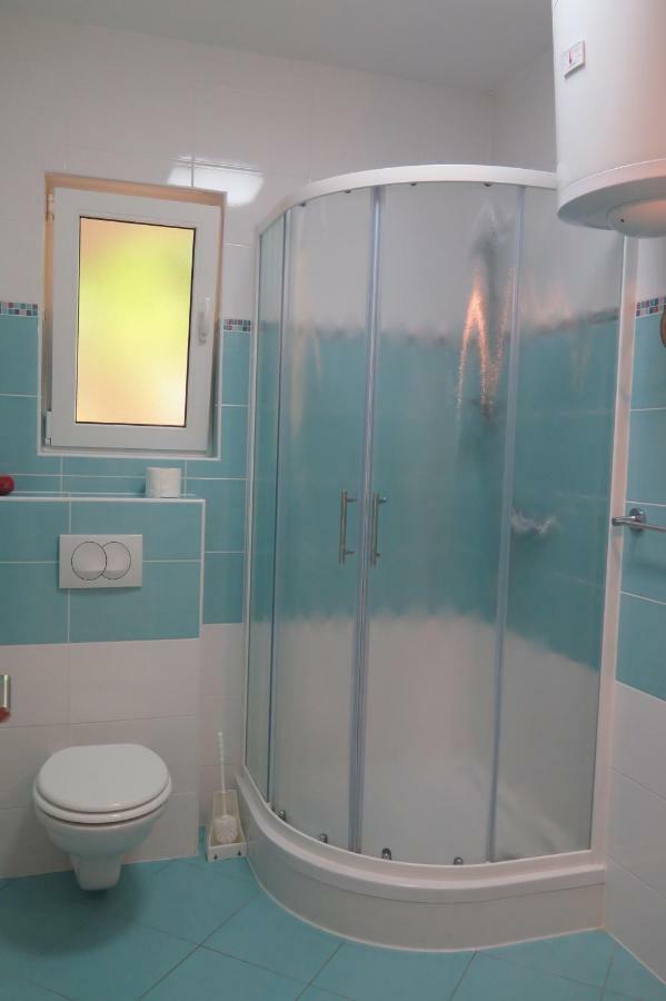 Lumbrela Apartments สตารีกราด-ปาเคลนีซา ภายนอก รูปภาพ