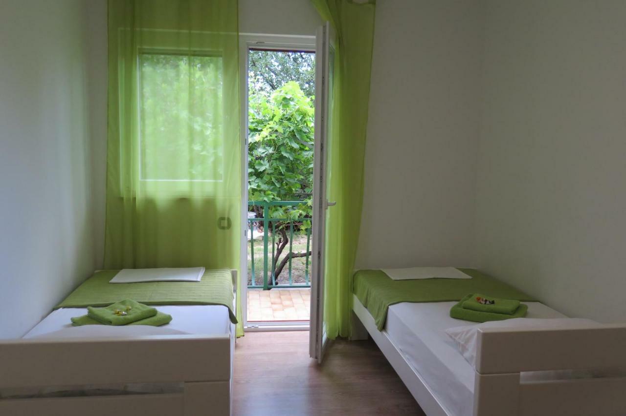 Lumbrela Apartments สตารีกราด-ปาเคลนีซา ภายนอก รูปภาพ